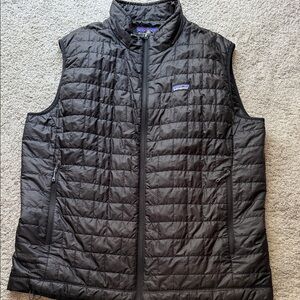 Patagonia Black Quilted Lightweight Down Vest